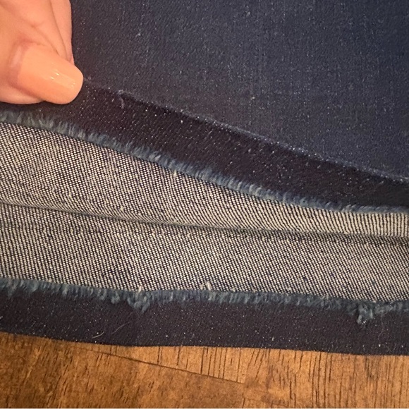 Seven for All Mankind JEN 7 Blue Denim Cropped Wide Leg Jeans! Size 8 - Picture 4 of 13